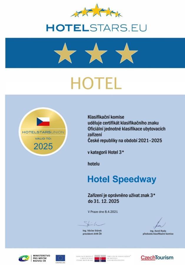 Penzion Speedway Marianske Lazne Exterior foto
