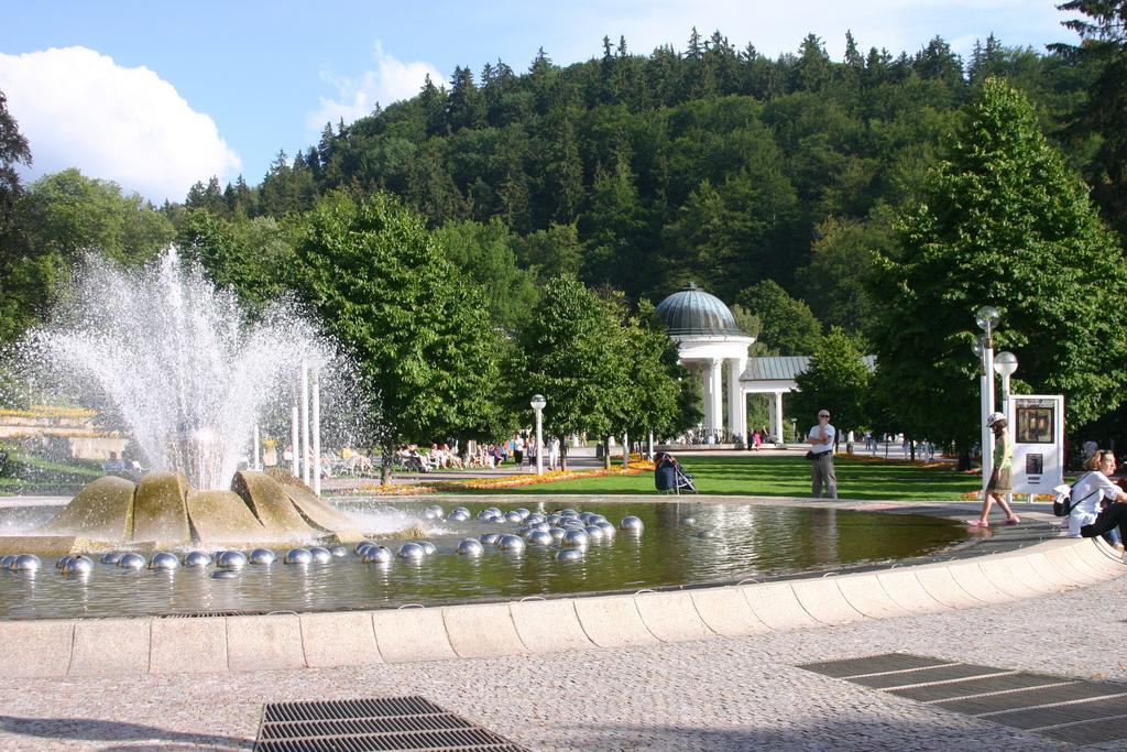 Penzion Speedway Marianske Lazne Exterior foto