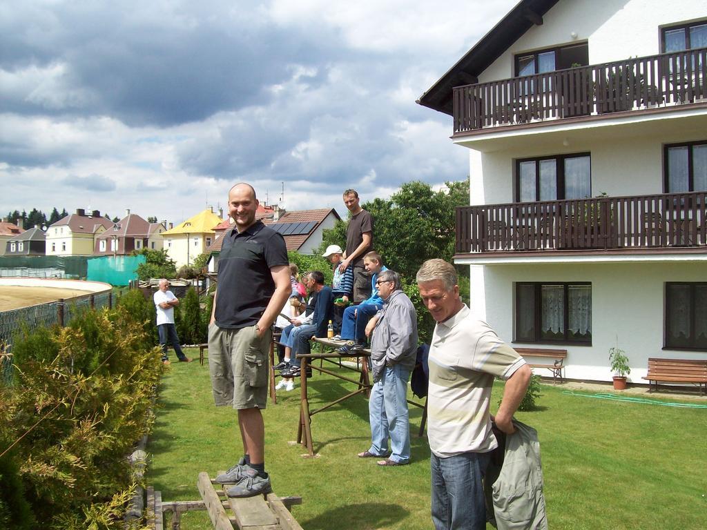 Penzion Speedway Marianske Lazne Exterior foto